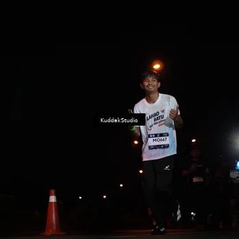Runner Photo 7842951