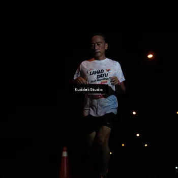 Runner Photo 7843632