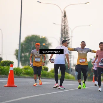 Runner Photo 7843790