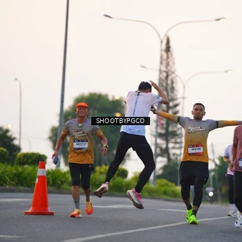 Runner Photo 7843948