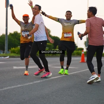 Runner Photo 7843975