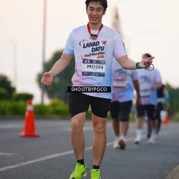 Runner Photo 7844003