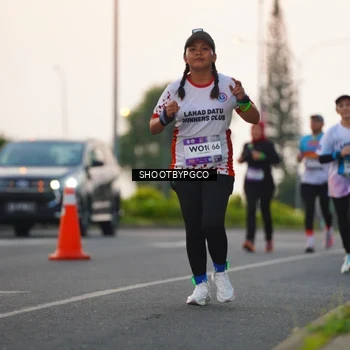 Runner Photo 7844055