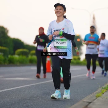 Runner Photo 7844084