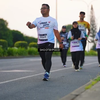 Runner Photo 7844124