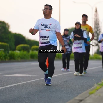 Runner Photo 7844182