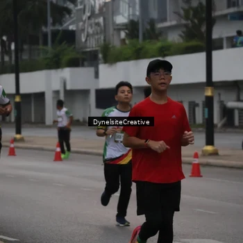 Runner Photo 7845260