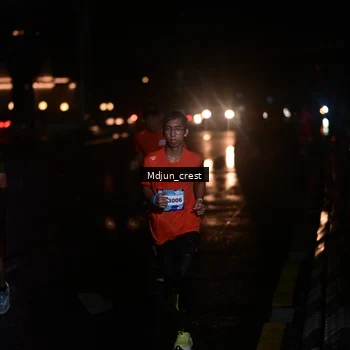 Runner Photo 7845624