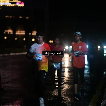 Runner Photo 7845663
