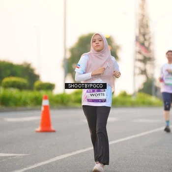 Runner Photo 7845671