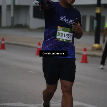 Runner Photo 7847083