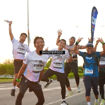 Runner Photo 7850276