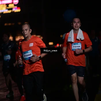 Runner Photo 7851000