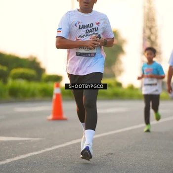 Runner Photo 7851636