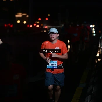 Runner Photo 7851687