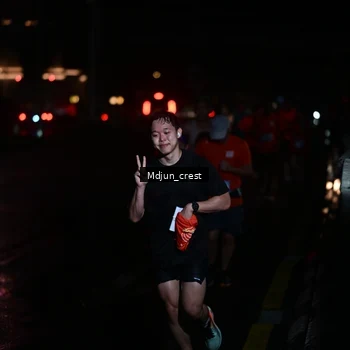 Runner Photo 7851689