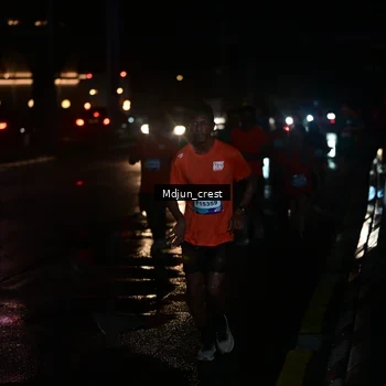 Runner Photo 7851704