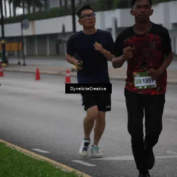 Runner Photo 7852096