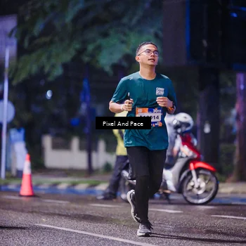 Runner Photo 7855088