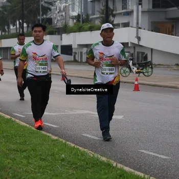 Runner Photo 7856103