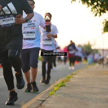Runner Photo 7856152