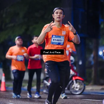 Runner Photo 7856332