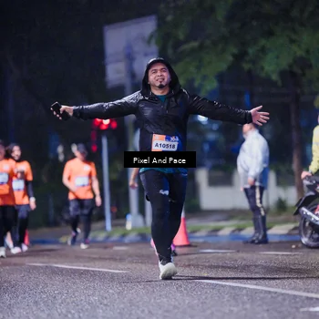 Runner Photo 7856564