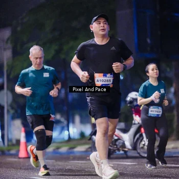 Runner Photo 7857412