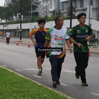 Runner Photo 7857953