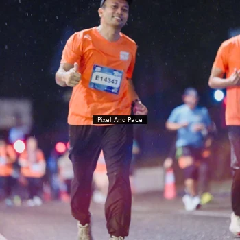 Runner Photo 7858070