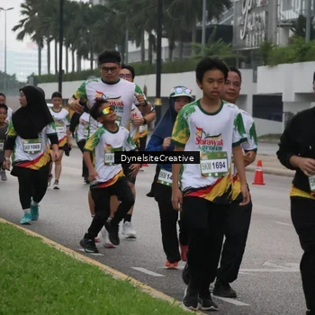 Runner Photo 7858074