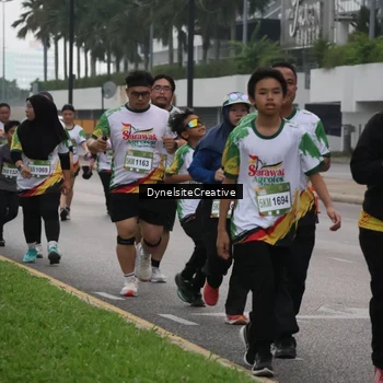 Runner Photo 7858102