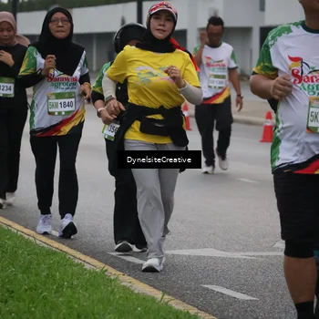 Runner Photo 7858198