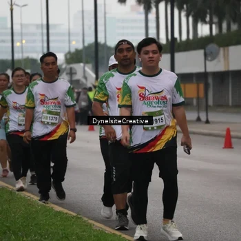 Runner Photo 7858300