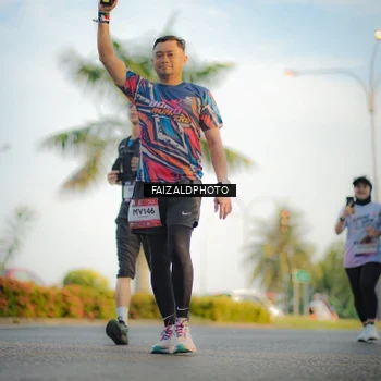 Runner Photo 7859375