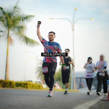Runner Photo 7859415