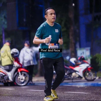 Runner Photo 7859859