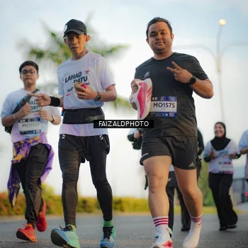 Runner Photo 7860288