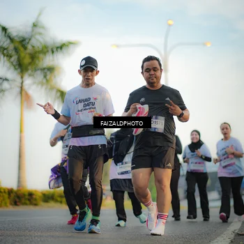 Runner Photo 7860336