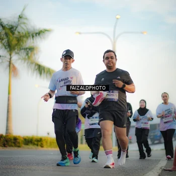 Runner Photo 7860338