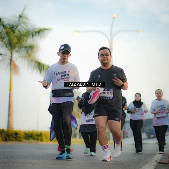 Runner Photo 7860341