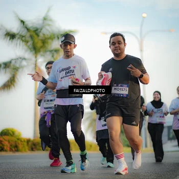 Runner Photo 7860392