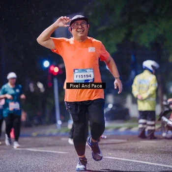 Runner Photo 7860412