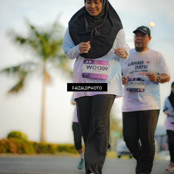 Runner Photo 7860654