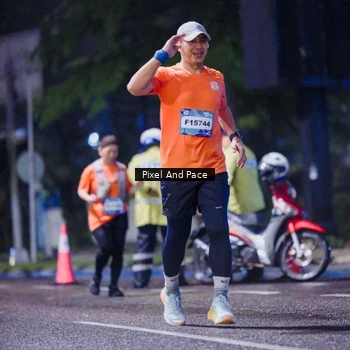 Runner Photo 7860656