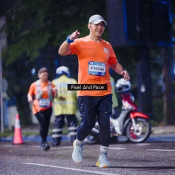 Runner Photo 7860657