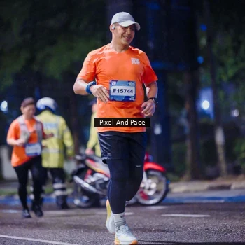 Runner Photo 7860663