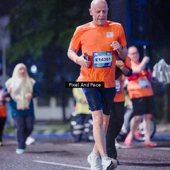 Runner Photo 7860857