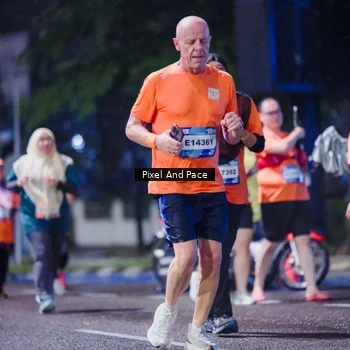 Runner Photo 7860859