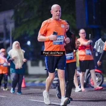 Runner Photo 7860863